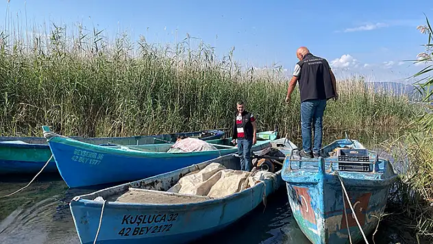 Beyşehir Gölü'nde avlanan balıkların boyları ve ağ gözleri denetlendi
