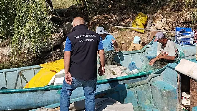 Beyşehir Gölü'nde balıkçı tekneleri ve balık işleme fabrikaları denetlendi
