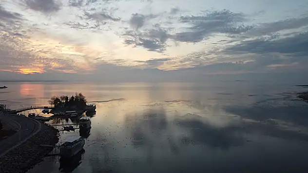 Beyşehir Gölü'nde güneşin batışı drone ile havadan görüntülendi