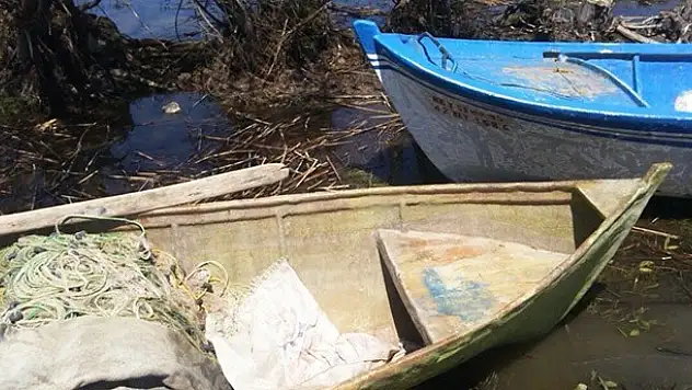 Beyşehir Gölü'nde içi ağla dolu balıkçı kayığının sahibine ceza