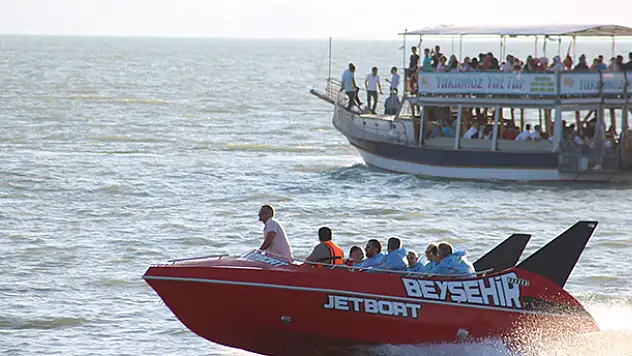 Beyşehir Gölü'nde jetboat turları başladı