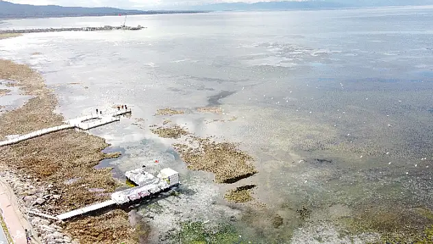 Beyşehir Gölü'nde kuraklıkla oluşan adacıklar, kış yağışlarıyla su altında kaldı
