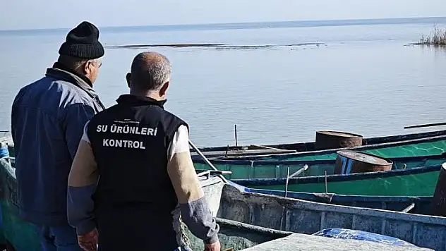 Beyşehir Gölü'nde yasa dışı av denetimleri sürüyor
