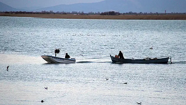 Beyşehir Gölü'nde yasa dışı avlanan 101 kişiye 187 bin lira ceza
