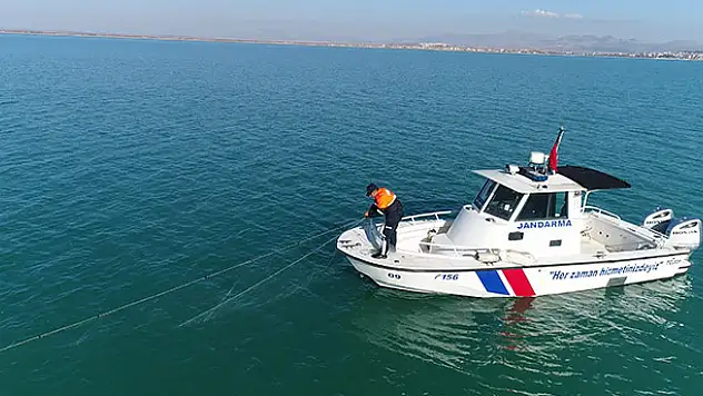 Beyşehir Gölü'nde yasa dışı avlanma