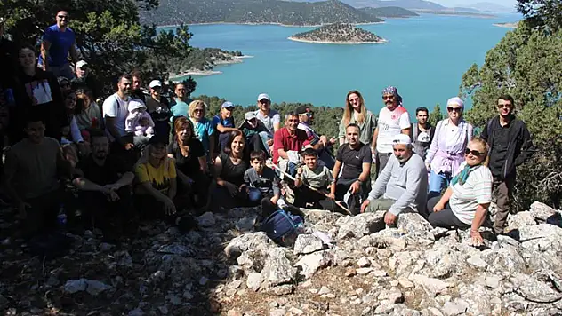 Beyşehir Gölü'ndeki ada doğa tutkunlarının gözdesi oldu
