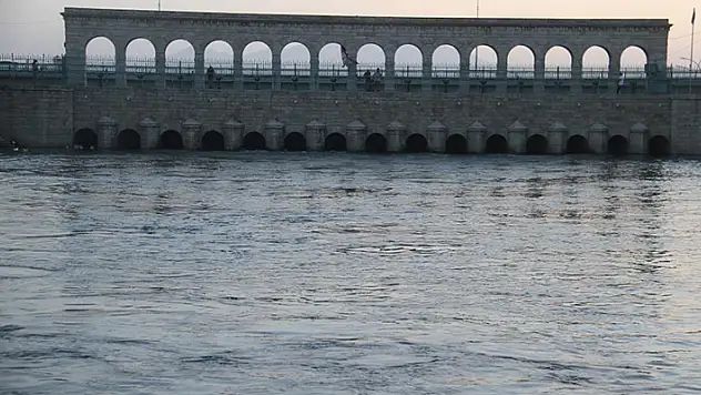 Beyşehir Gölü'nden Konya Ovası'na su verilmeye başlandı