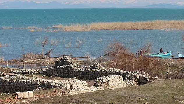 Beyşehir Gölü'ne kıyısı olan mahallelere feribotlu ulaşım