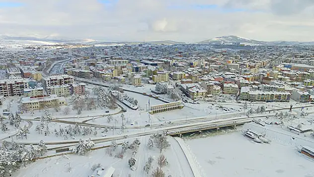 Beyşehir Gölü'nün kıyıları dondu