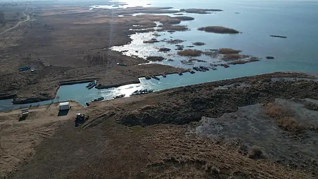 Beyşehir Gölü'nde avcılık faaliyetleri hem karadan hem havadan denetleniyor

