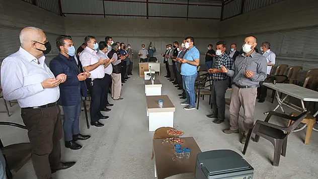 Beyşehir Gölü'nde balıkçılar av sezonunu kurban keserek açtı
