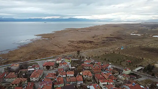 Beyşehir Gölünde su seviyesi azalıyor