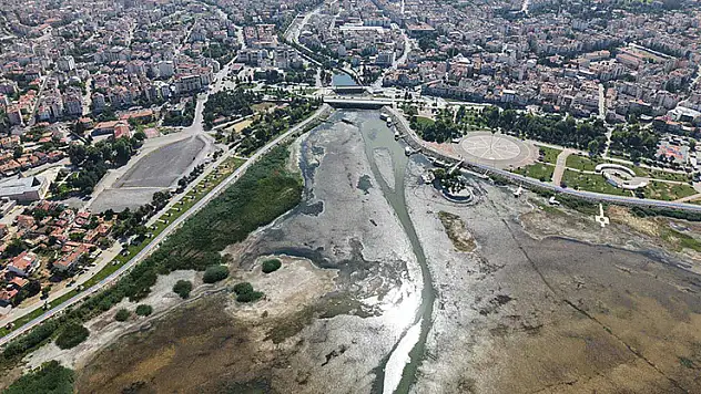 'Beyşehir Gölü'nün ölmesine seyirci kalmayız'