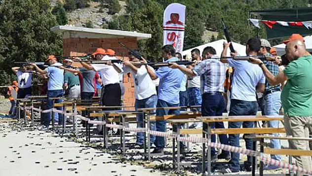 Beyşehir Huğlu'da  'tek kurşun' atış müsabakaları