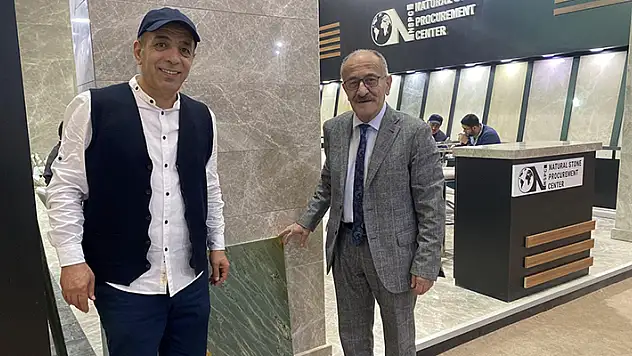 Beyşehir'in doğal taşlarına İzmir'deki fuarda yabancı ilgisi