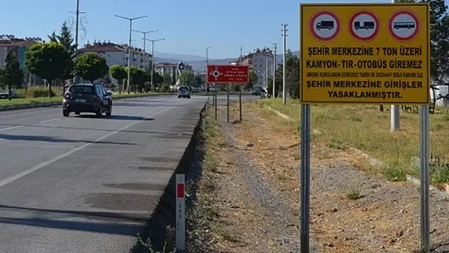 Beyşehir'in giriş ve çıkışlarındaki görünür noktalara uyarı levhaları yerleştirildi