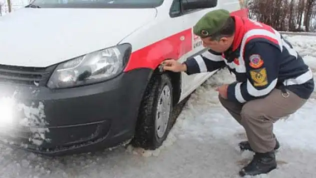 Beyşehir jandarmasından kış lastiği denetimi