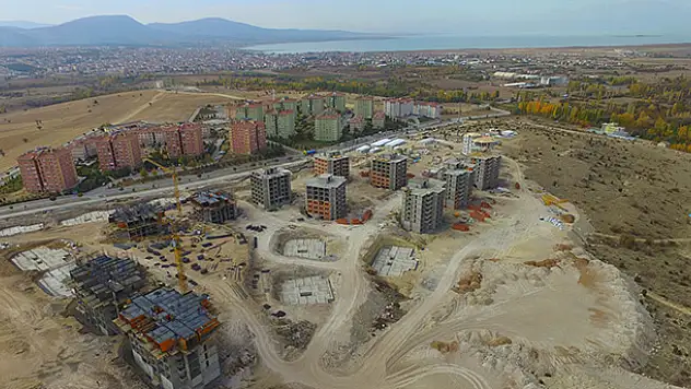 Beyşehir Toki'de çalışmalar sürüyor