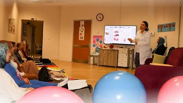 Beyşehir'de anne adayları Gebe Okulunda bilinçleniyor