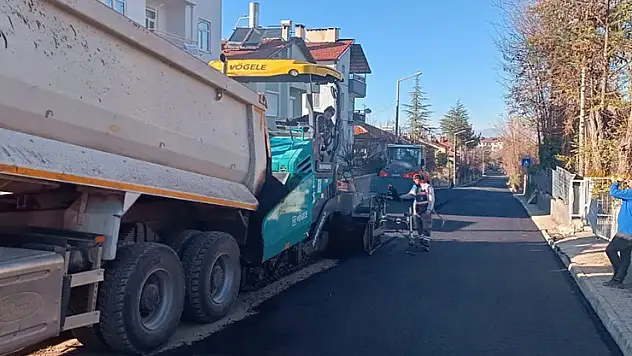 Beyşehir'de asfaltlama çalışmaları devam ediyor