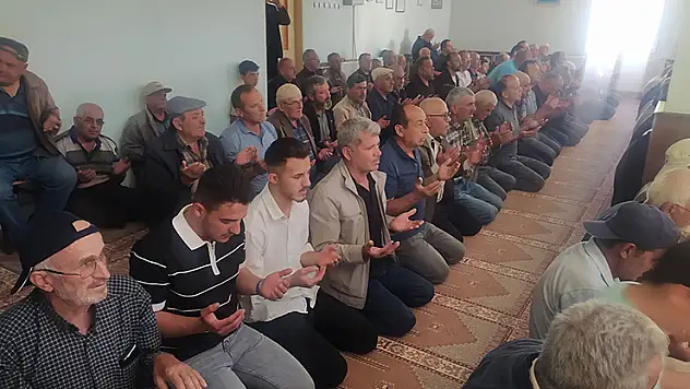 Beyşehir'de çiftçiler yağmur duasına çıktı
