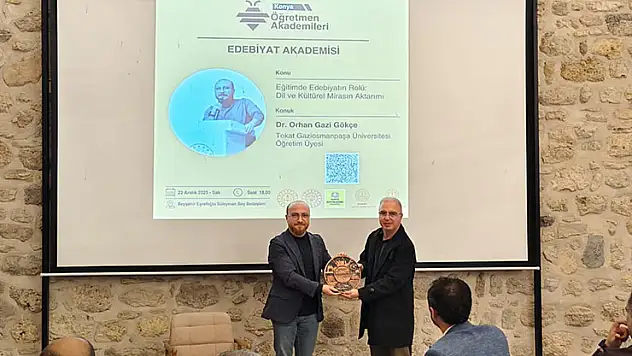 Beyşehir'de eğitimde edebiyatın rolü konuşuldu