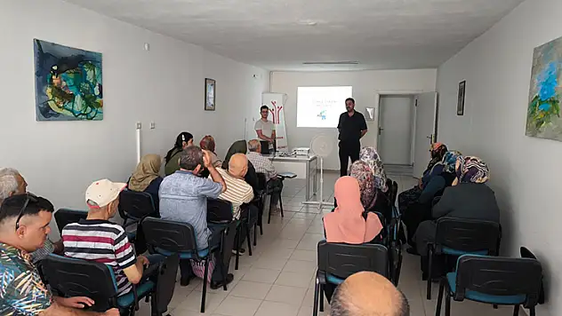 Beyşehir'de evde bakım yardımı alan ailelere temel ilk yardım eğitimi verildi