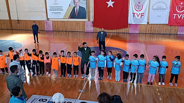 Beyşehir'de geleneksel çocuk oyunları turnuvası heyecanı