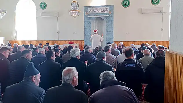 Beyşehir'de kuraklık için eller semaya kalktı