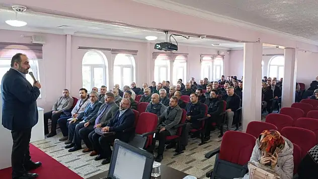 Beyşehir'de 'Mum Dibini Işıtır' Projesi kapsamında seminerler düzenlendi