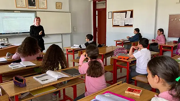Beyşehir'de öğrencilere farkındalık eğitimi verildi