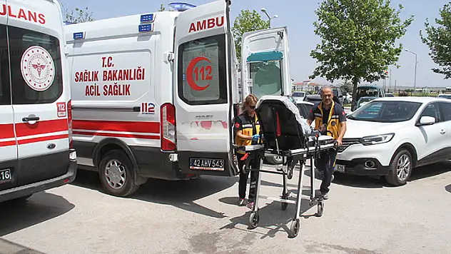 Beyşehir'de otomobil devrildi: 4 yaralı