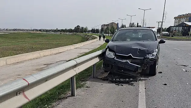 Beyşehir'de otomobiller çarpıştı: 2 yaralı