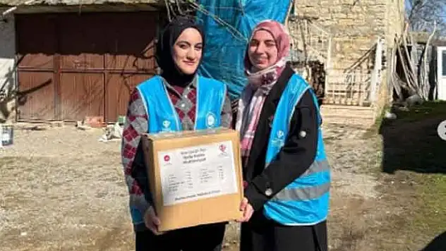 Beyşehir'de yardım kolisi dağıtıldı