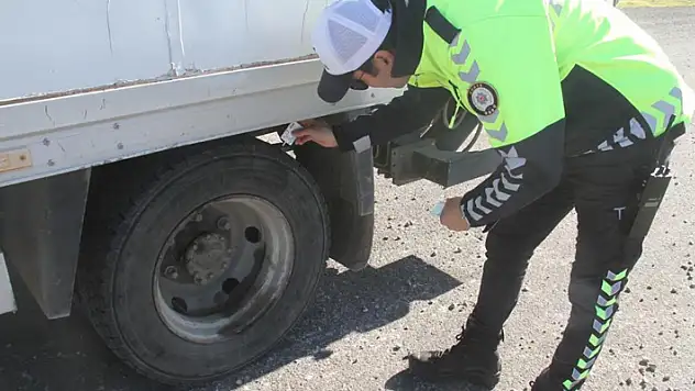 Beyşehir'de zorunlu kış lastiği denetimleri