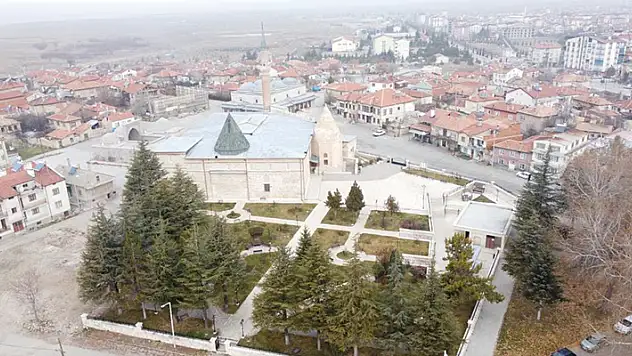 Beyşehir'deki tarihi camiyi Ramazan ayı boyunca 27 bin kişi ziyaret etti
