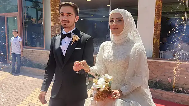 Beyza ve Halil çifti dünyaevine girdi