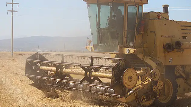 Biçerdöver operatörlerine ürünü 'tabandan biçme' uyarısı