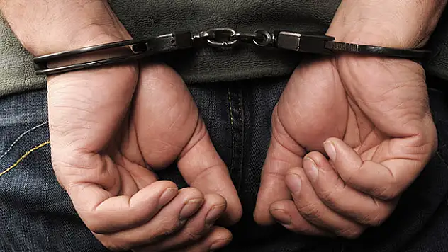 Bildiriye destek veren 3 akademisyen tutuklandı
