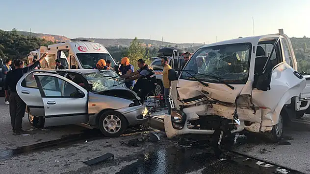Bilecik'te feci kaza: 4 yaralı