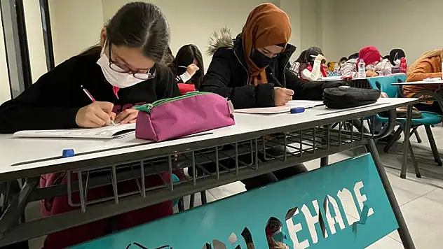 Bilgehane öğrencileri değerlendirme sınavlarıyla kendilerini ölçüyor
