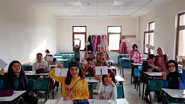 Bilgehane öğrencileri geleceğe mektup yazdı
