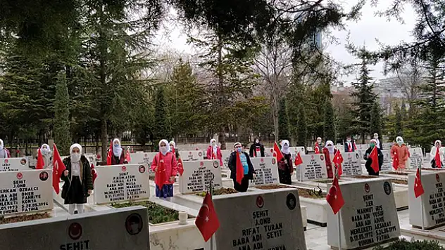 Bilgehanelerdeki hafızlık öğrencileri şehitlerimizi andı