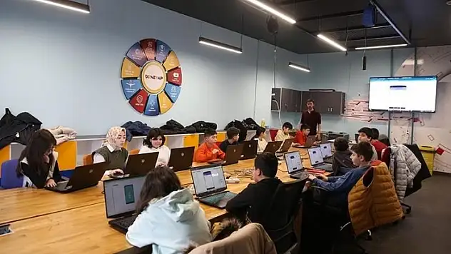 Bilim Erzurum'da çocuklar yarıyıl tatilinde teknolojinin yanında kahve kültürünü öğrendi