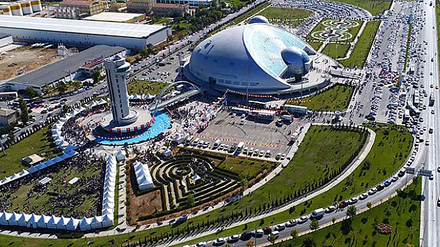 Bilim meraklıları Konya Bilim Merkezi'ne akın ediyor