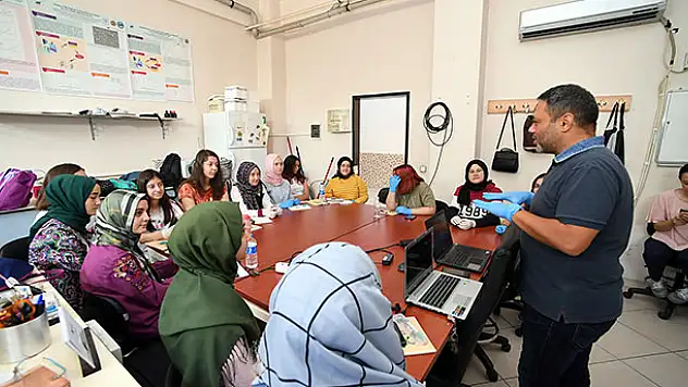 Bilim Merkezi'nden 'Yeni Ufuklarda Yaşam Arayışı' Temalı Eğitim