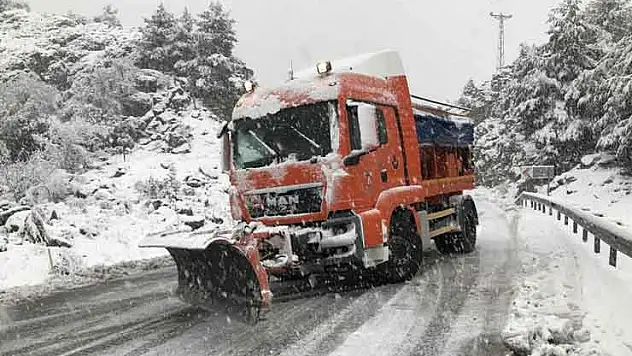 Bin 825 rakımlı Alacabel'de kar yağışı