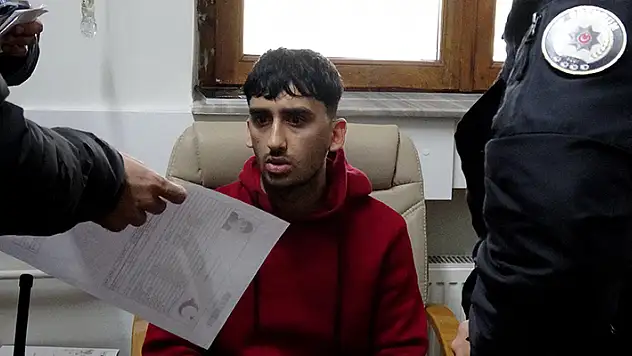 Bin liraya photoshop yaptırdığı yol izin belgesi, Afgan yolcuyu ele verdi
