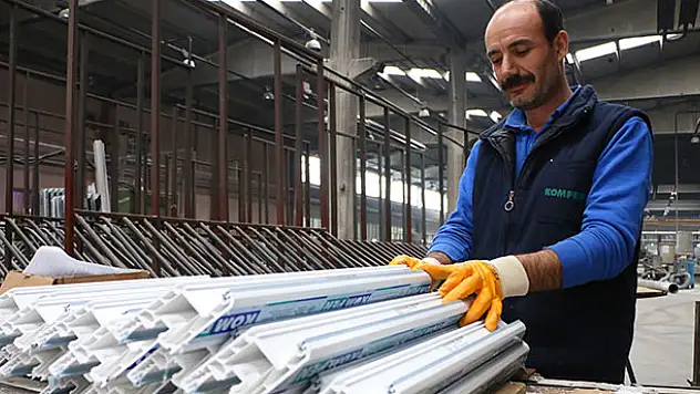 Binalardaki ısı kayıpları sokağı ısıtıyor