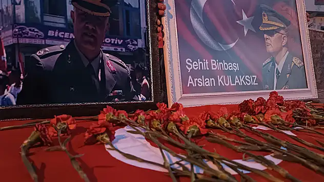 Binbaşı Arslan Kulaksız, 9 yıl önce şehit olduğu yerde anıldı
